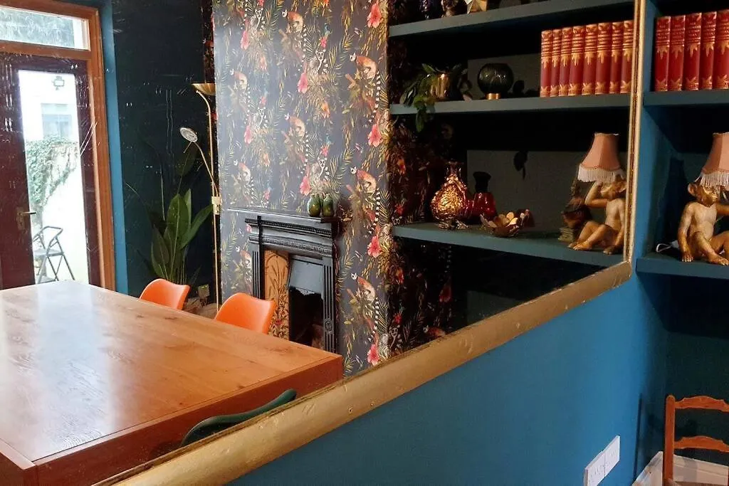 Vila Gorgeous Victorian House Sleeps 6 In Cardiff 0*,  Velká Británie